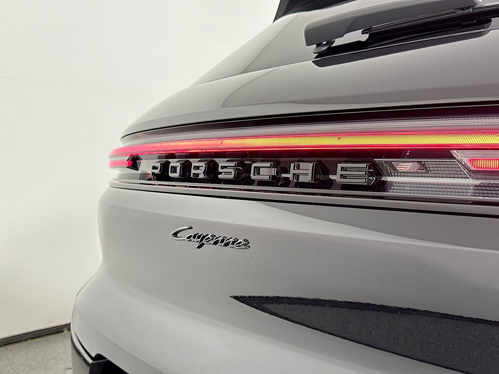 Certified 2025 Porsche Cayenne E-Hybrid image 17
