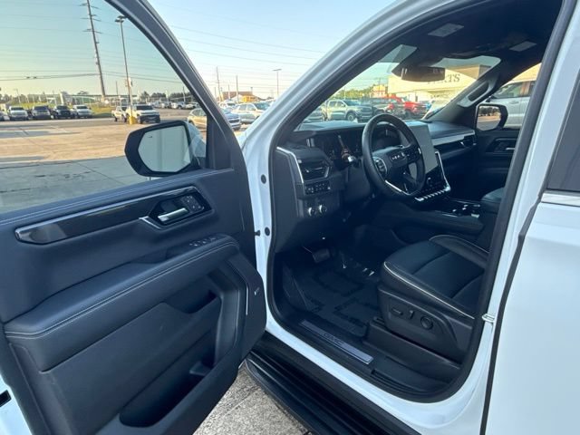 Used 2025 GMC Yukon XL Elevation RWD image 24