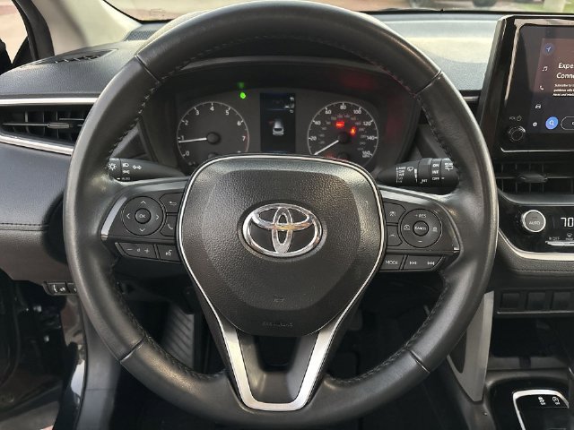 Used 2025 Toyota Corolla Cross LE FWD image 22