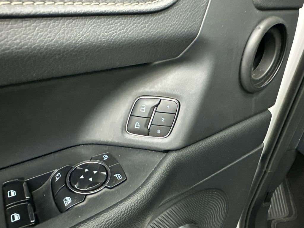 Used 2024 Ford Expedition Max XLT image 12