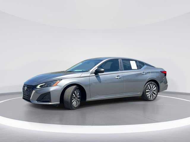 Used 2024 Nissan Altima 2.5 SV FWD image 1