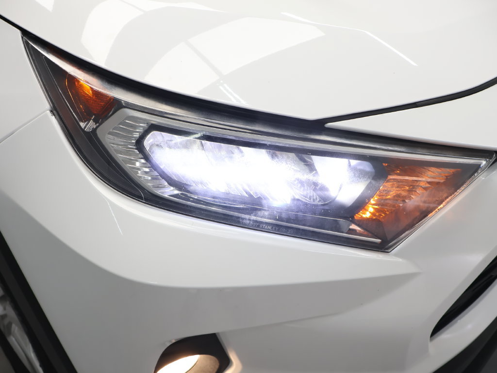 Used 2021 Toyota RAV4 XLE w/ Convenience Package FWD image 27