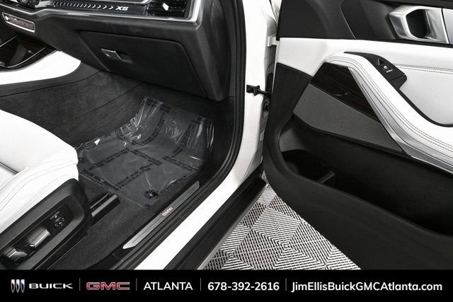 Used 2024 BMW X5 xDrive40i w/ Premium Package image 25