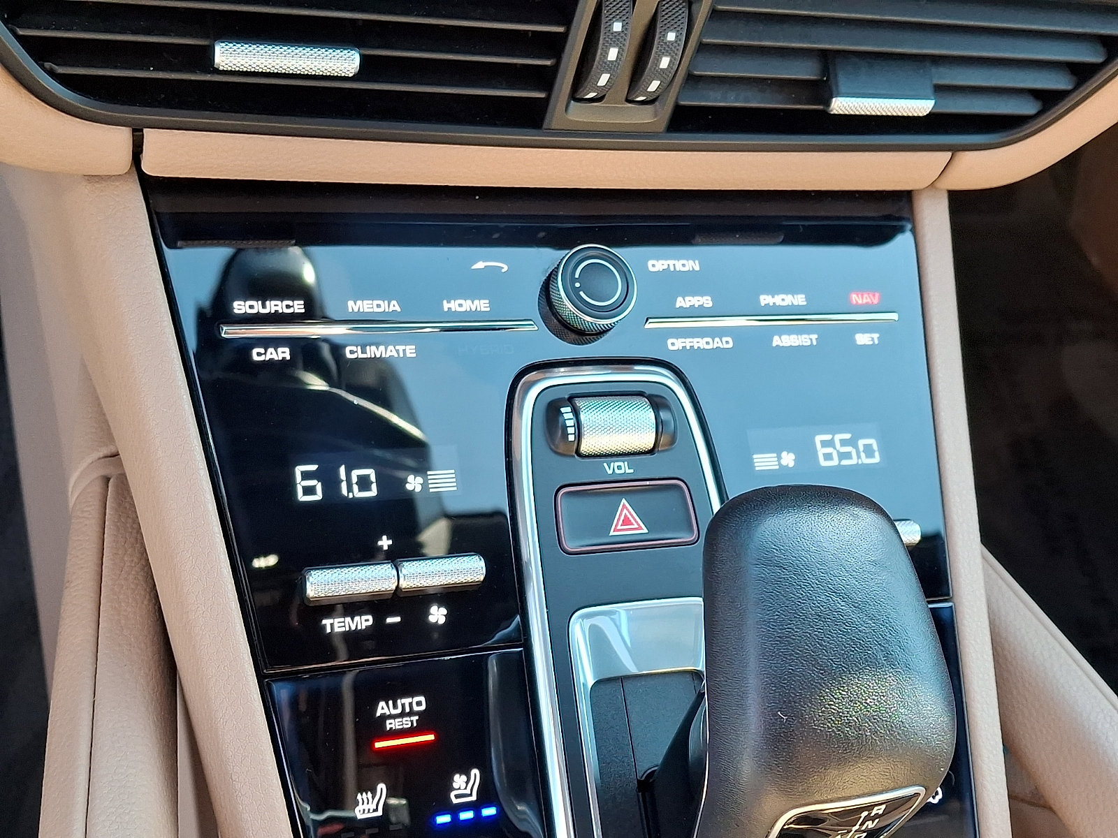 Used 2019 Porsche Cayenne AWD/4WD image 16