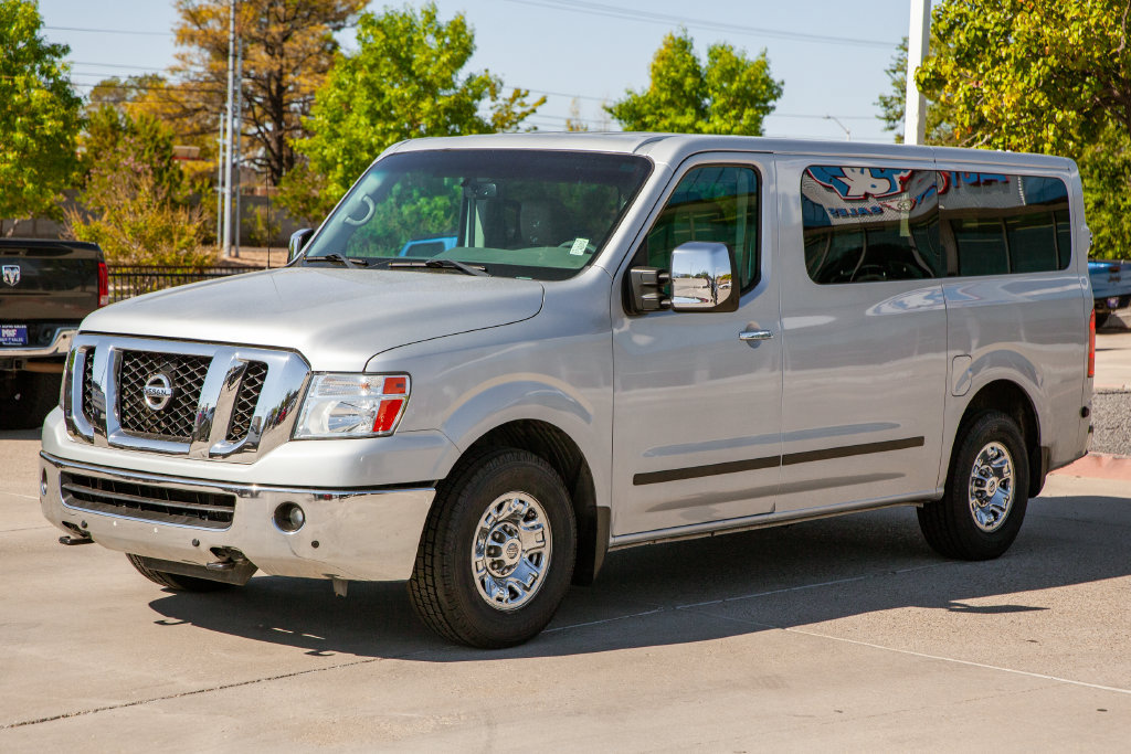 Used 2018 Nissan NV 3500 SL RWD image 9