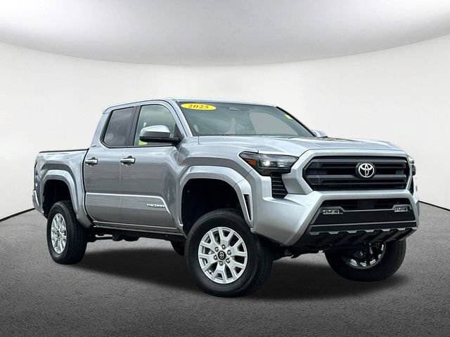 Used 2025 Toyota Tacoma SR5 AWD/4WD image 2