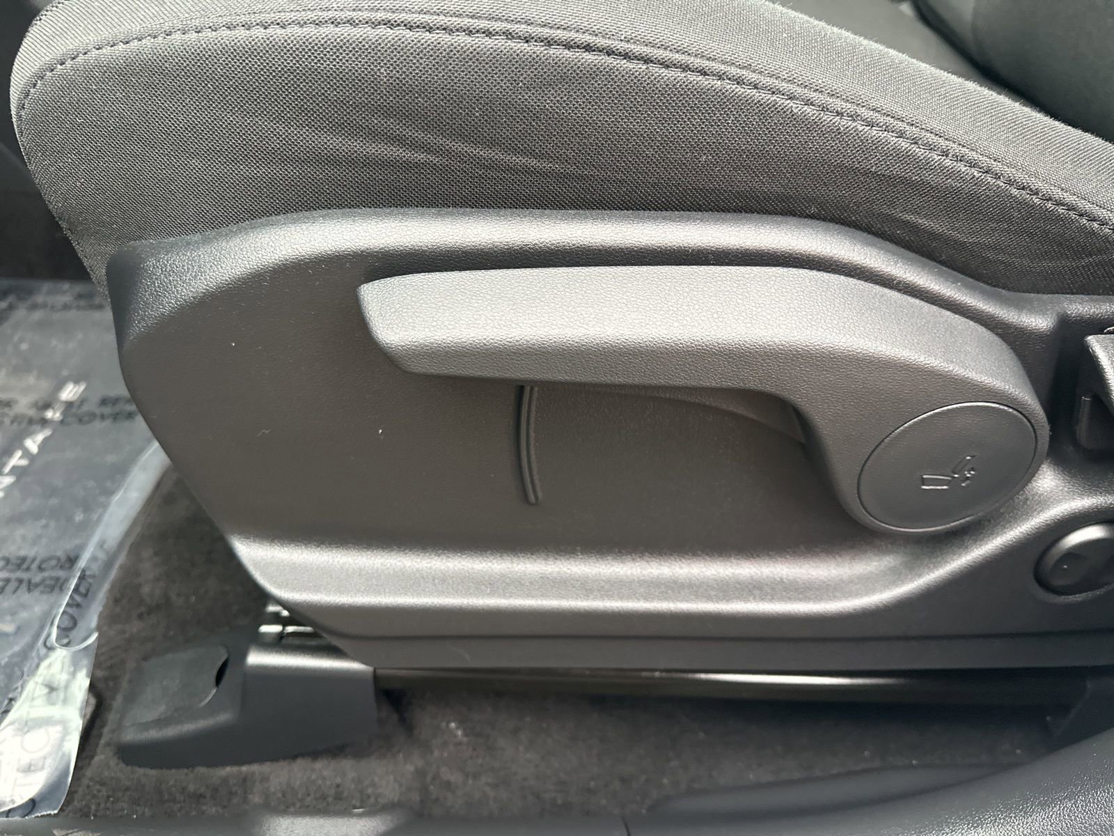 Used 2025 Hyundai Santa Fe SE image 12