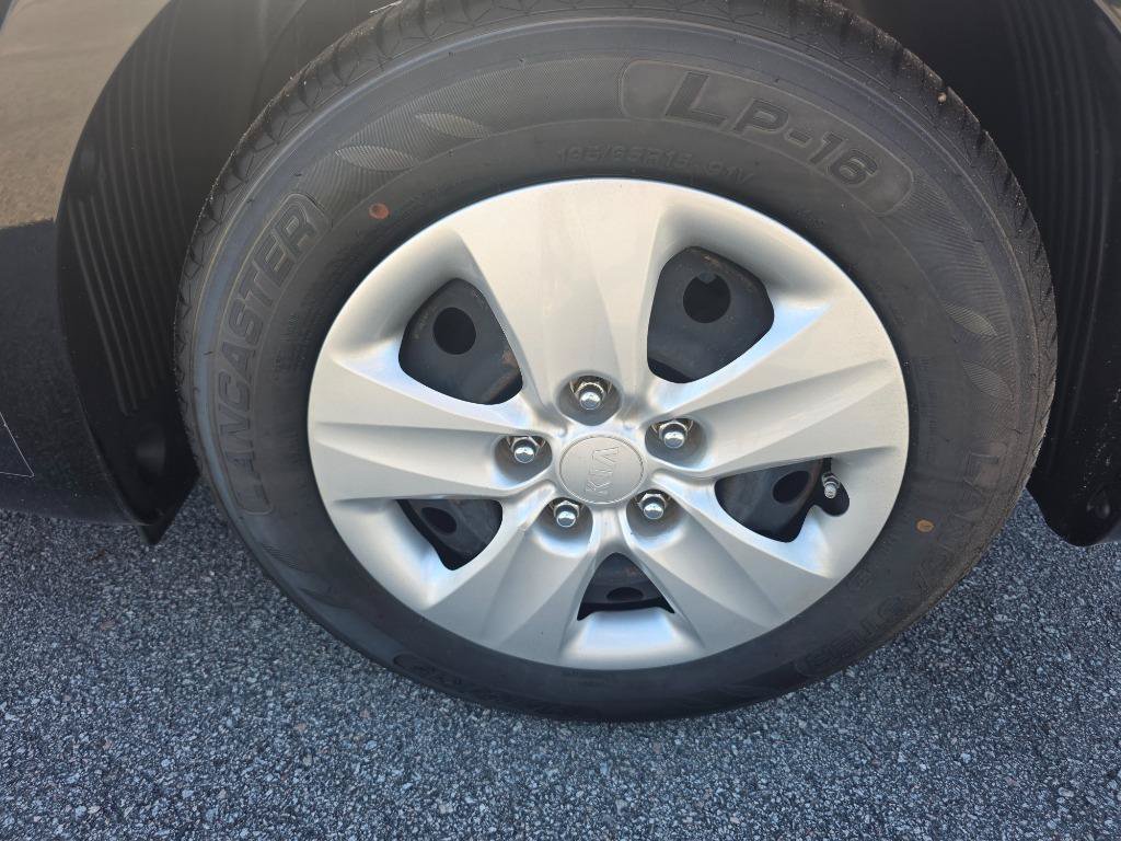 Used 2016 Kia Forte LX FWD image 18