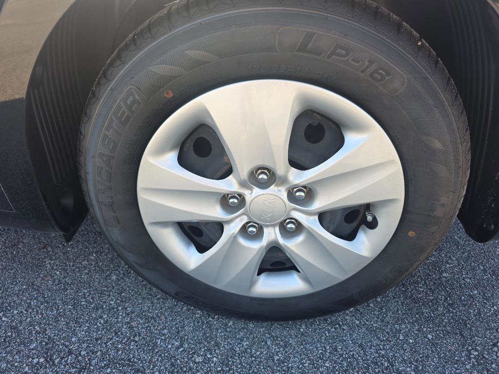 Used 2016 Kia Forte LX FWD image 18
