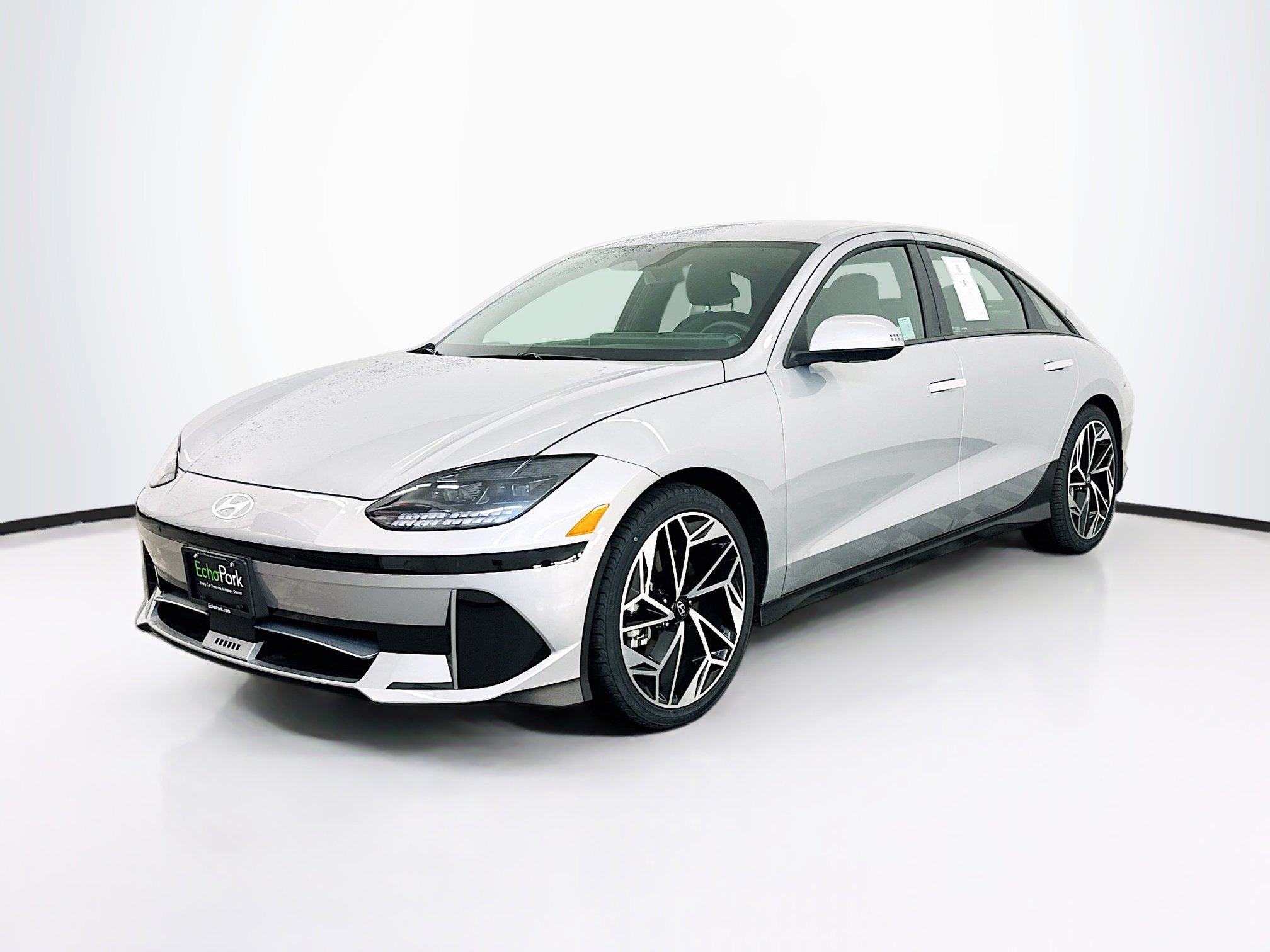 Used 2024 Hyundai Ioniq 6 SEL AWD/4WD image 3