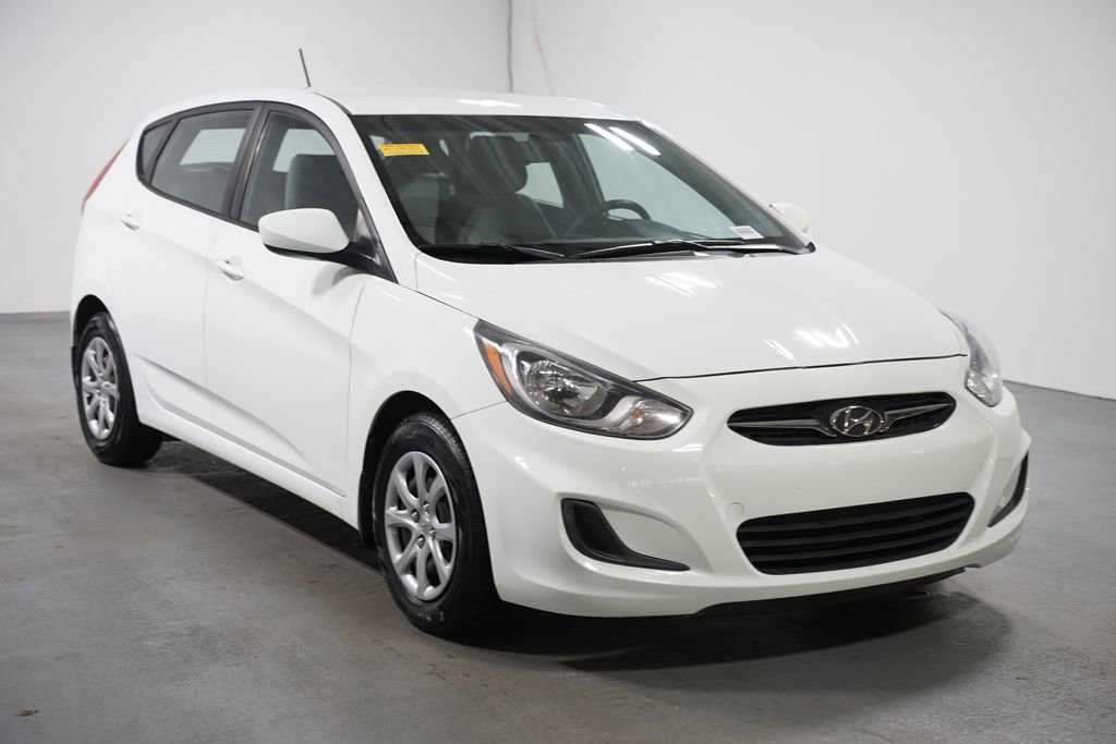 Used 2013 Hyundai Accent GS image 3