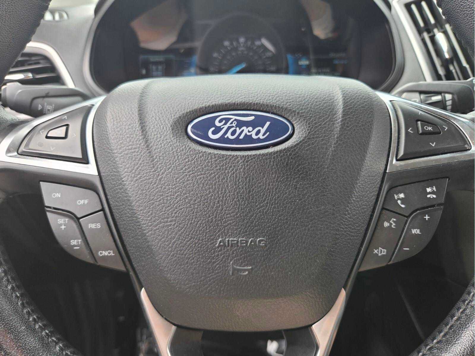 Used 2023 Ford Edge SEL AWD/4WD image 32