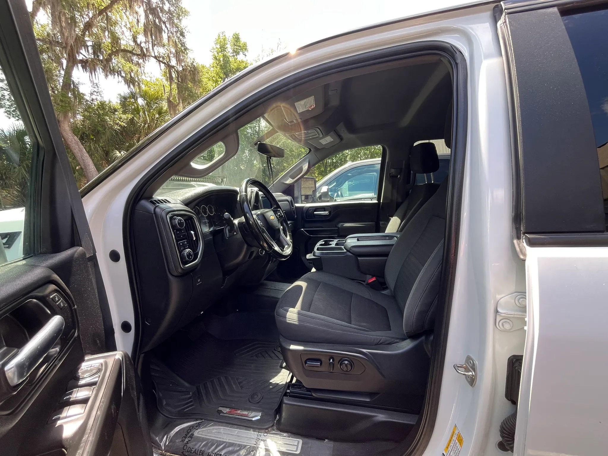 Used 2023 Chevrolet Silverado 2500 LT w/ Convenience Package image 22
