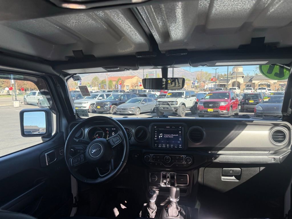 Used 2021 Jeep Gladiator Willys image 17