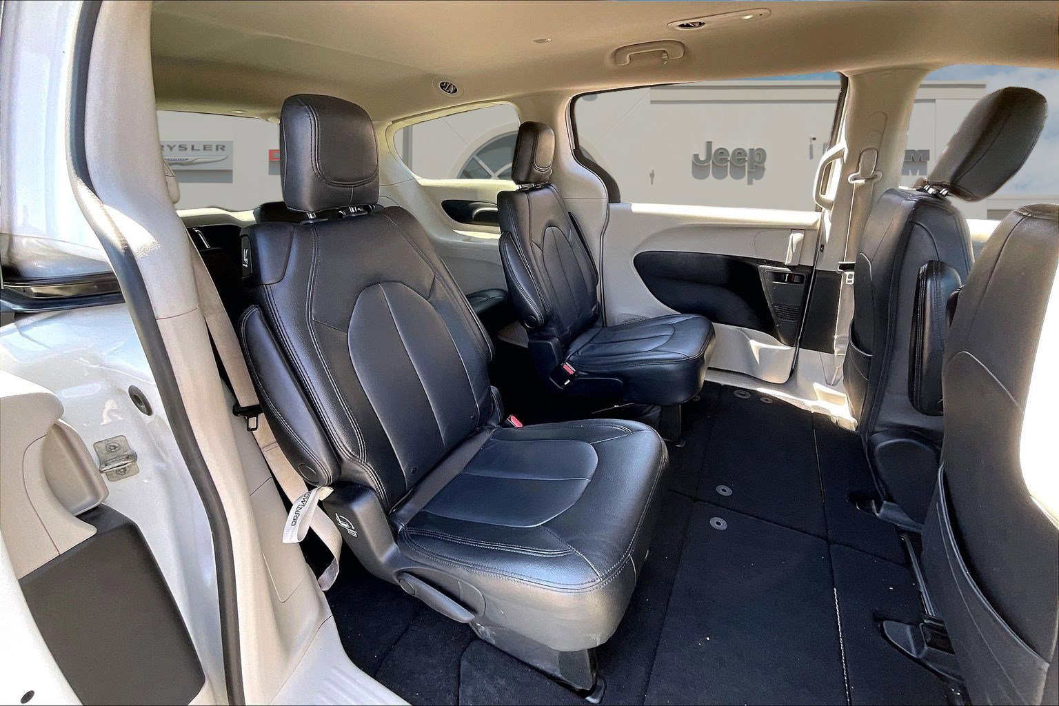 Certified 2022 Chrysler Voyager LX w/ Fleet Security Group image 24