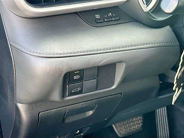 Used 2022 Toyota Highlander XLE image 10