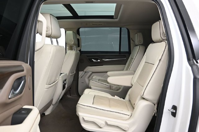 Used 2022 GMC Yukon XL Denali AWD/4WD image 21