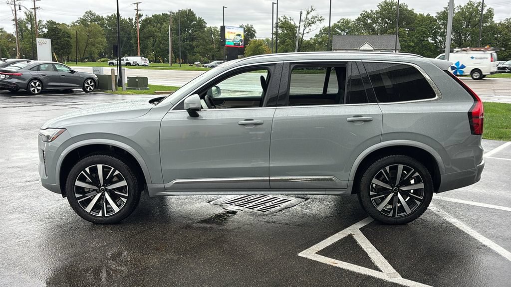 New 2026 Volvo XC90 B5 Core AWD/4WD image 2