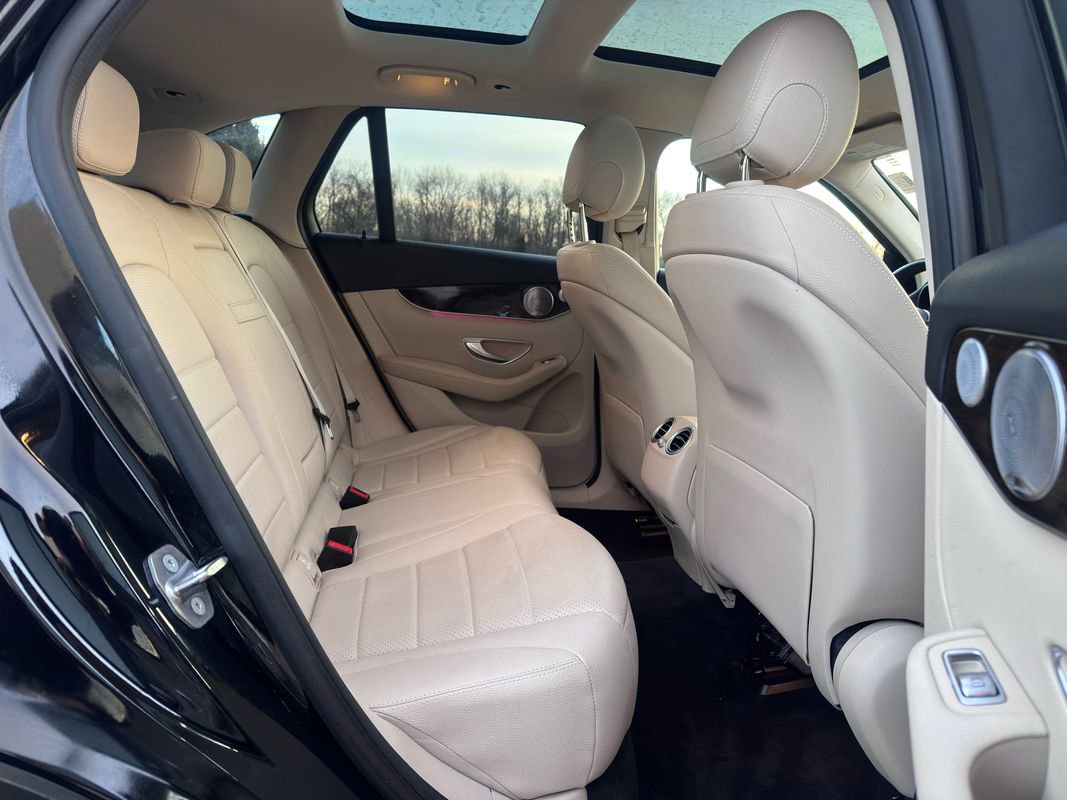 Used 2020 Mercedes-Benz GLC 300 4MATIC w/ Exterior Lighting Package image 36