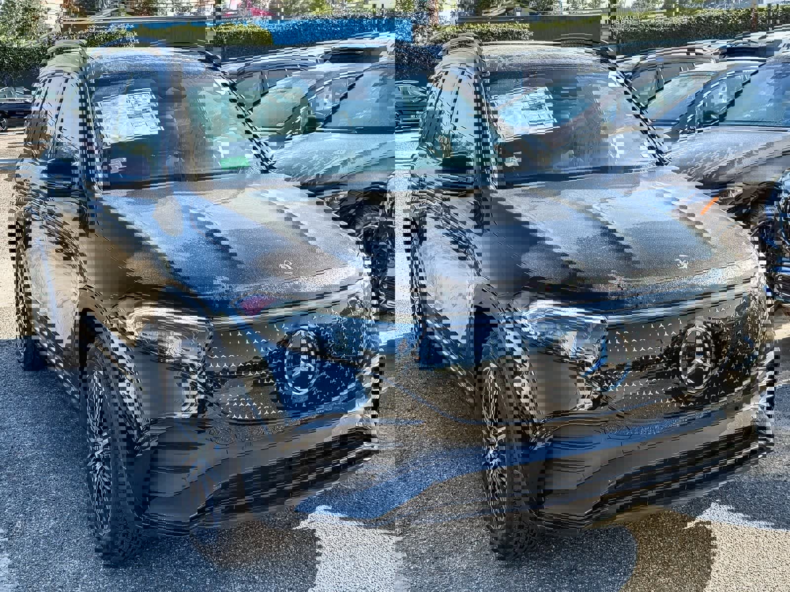 Used 2024 Mercedes-Benz EQB 350 4MATIC SUV image 3