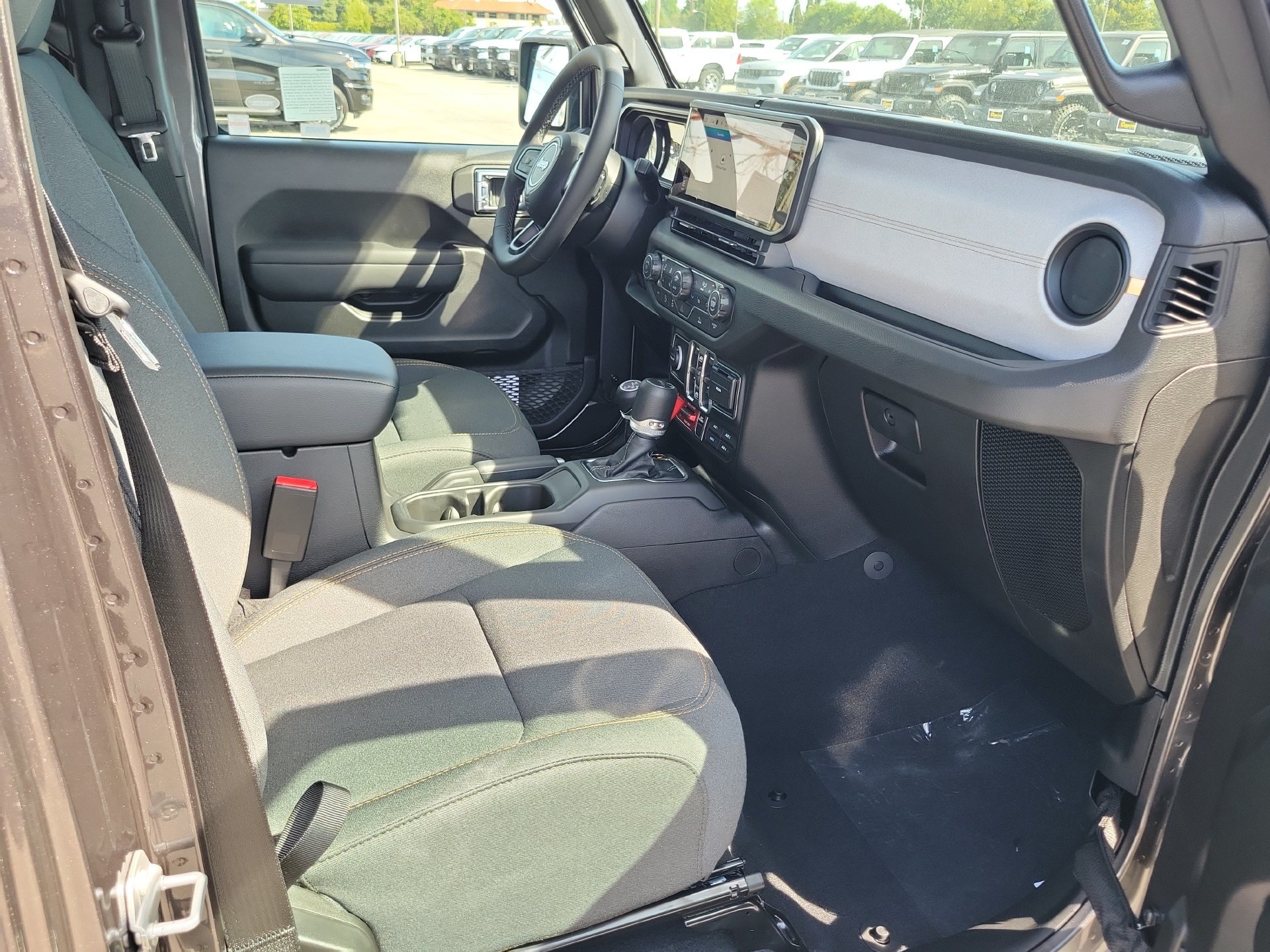 New 2026 Jeep Gladiator Sport AWD/4WD image 12