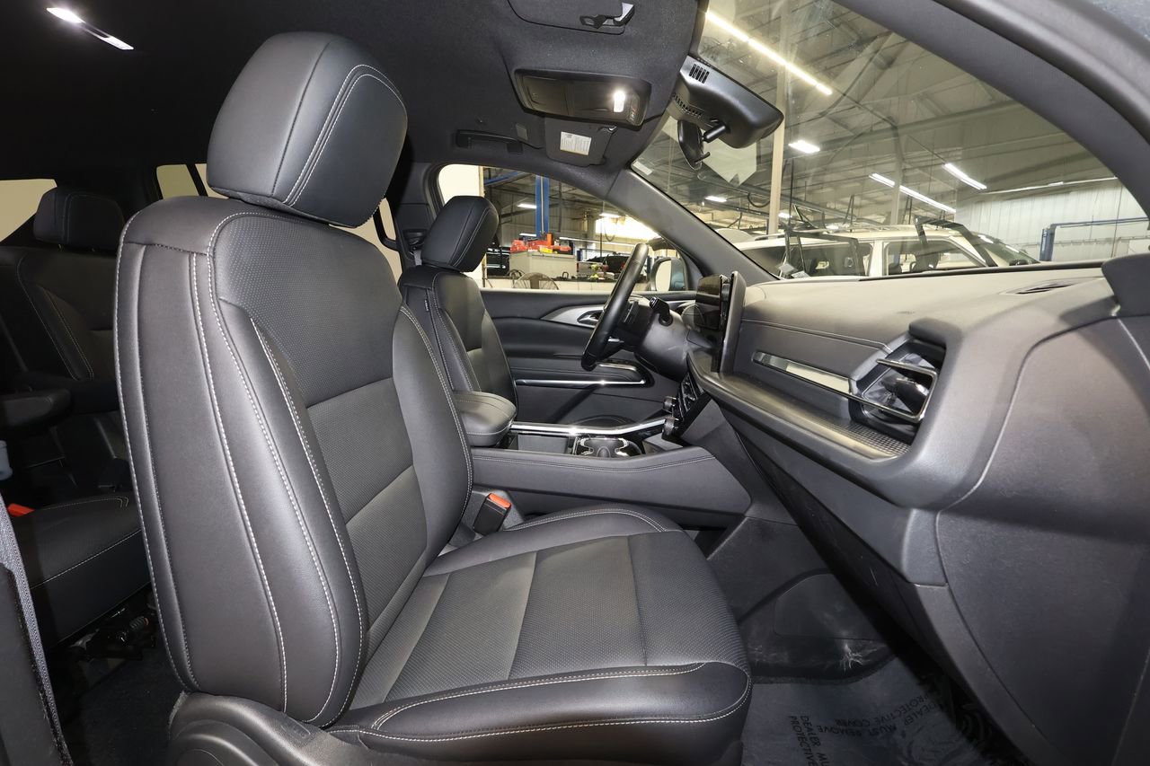 Certified 2025 Chevrolet Traverse LT image 28