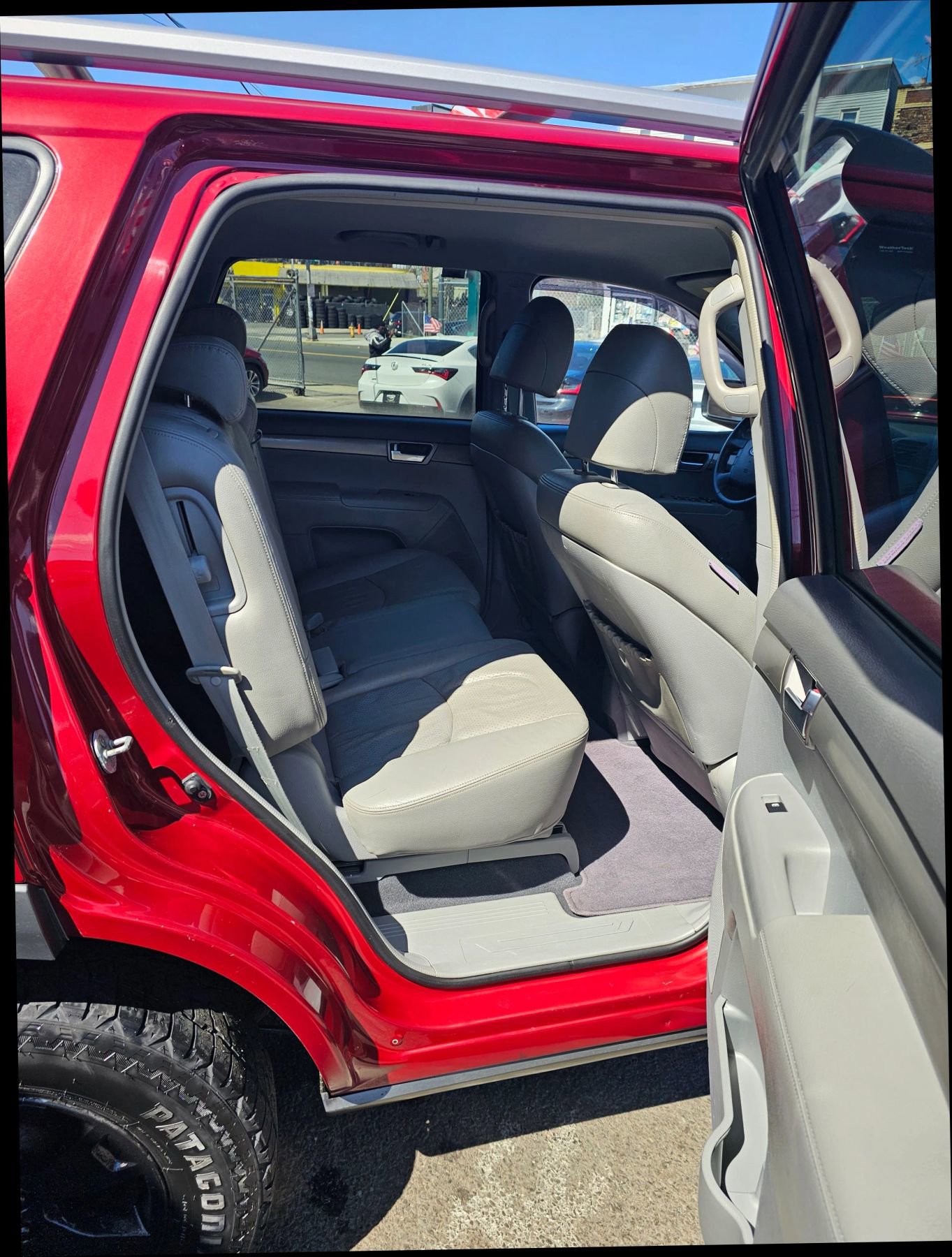 Used 2009 Kia Borrego EX w/ Leather Pkg image 7