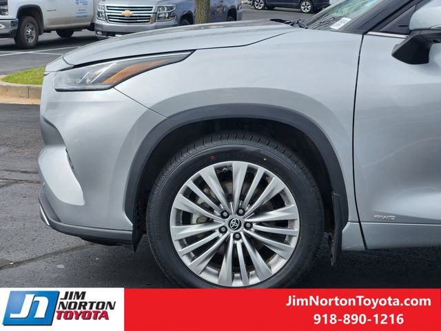 Used 2023 Toyota Highlander Platinum AWD/4WD image 9
