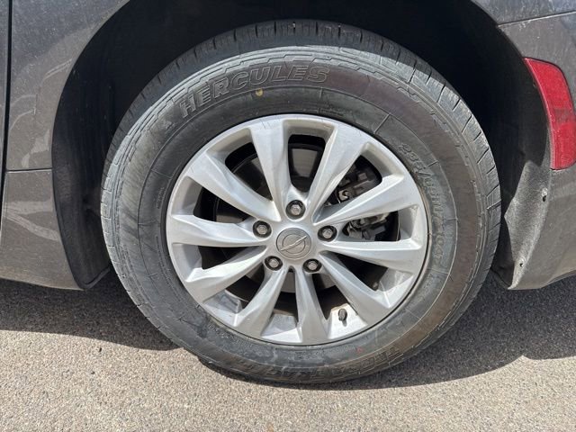 Used 2017 Chrysler Pacifica Touring w/ Tire & Wheel Group FWD image 13