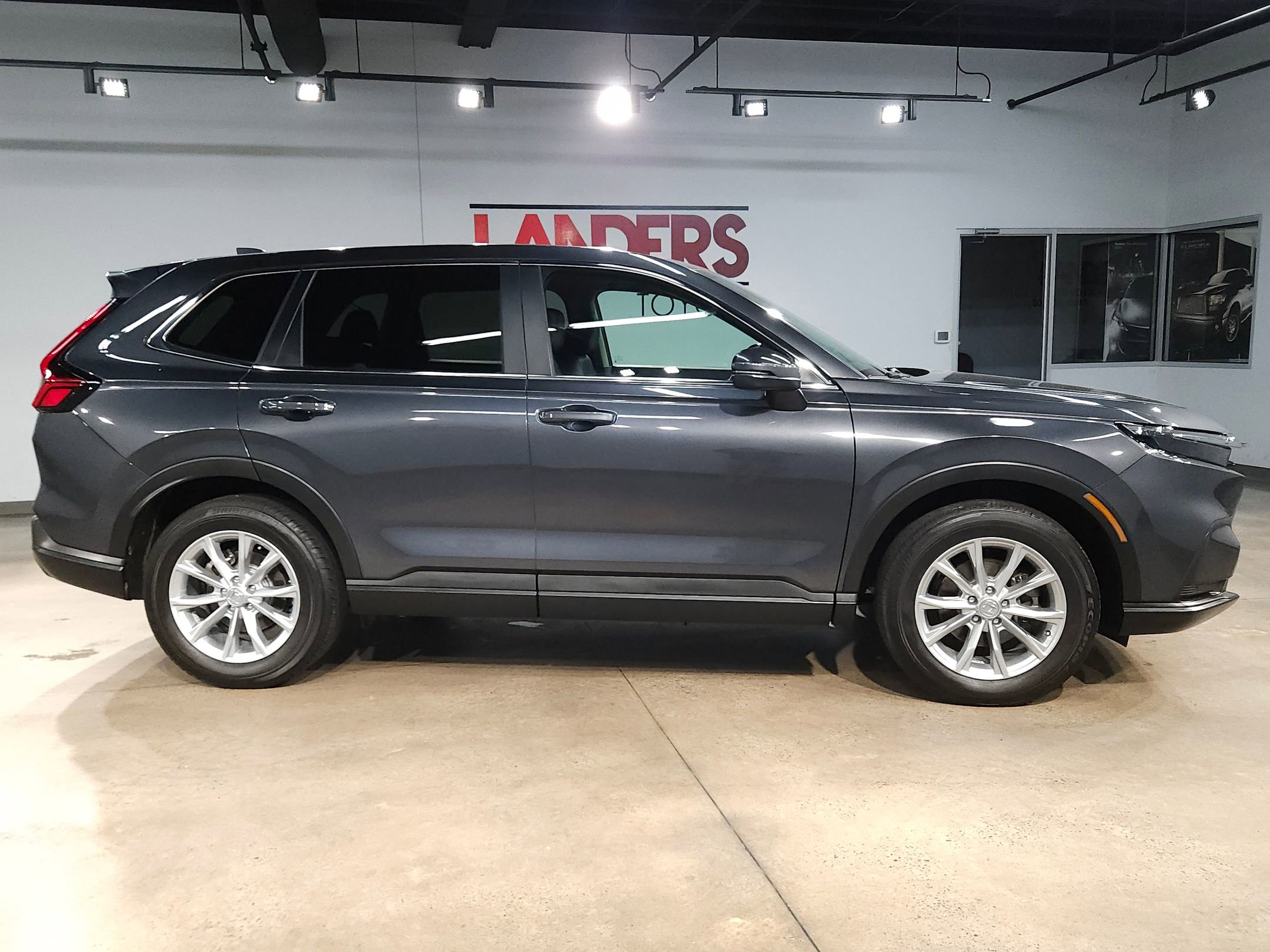 Used 2024 Honda CR-V EX-L image 8