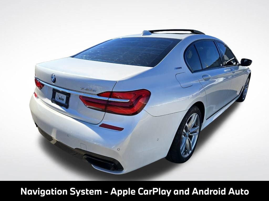 Used 2018 BMW 740e xDrive w/ M Sport Package AWD/4WD image 9