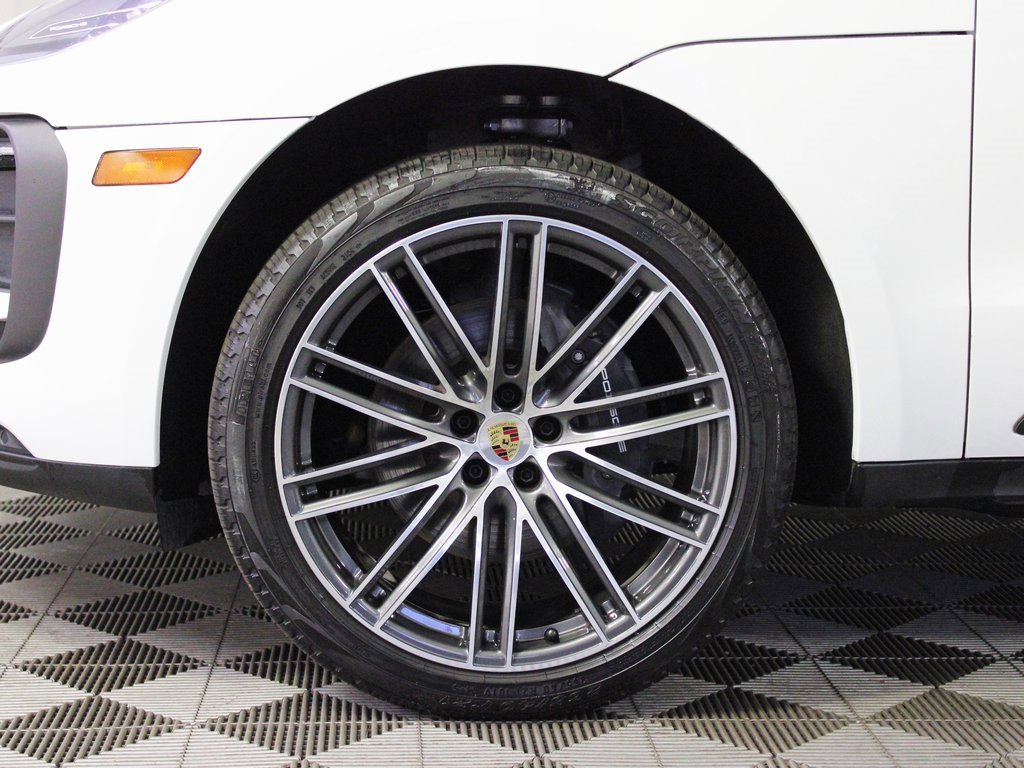 Used 2025 Porsche Macan w/ Premium Package Plus image 41