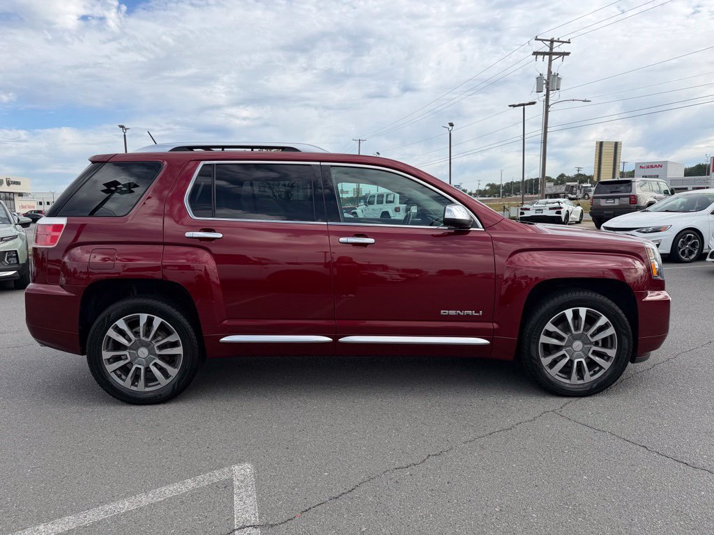 Used 2017 GMC Terrain Denali w/ Cargo Package FWD image 8