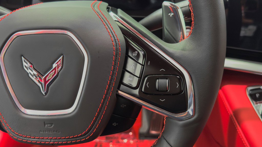 Used 2024 Chevrolet Corvette Stingray Premium Conv w/ Z51 Performance Package image 37