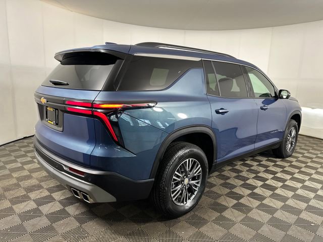 Used 2025 Chevrolet Traverse LT w/ Driver Confidence Package image 3