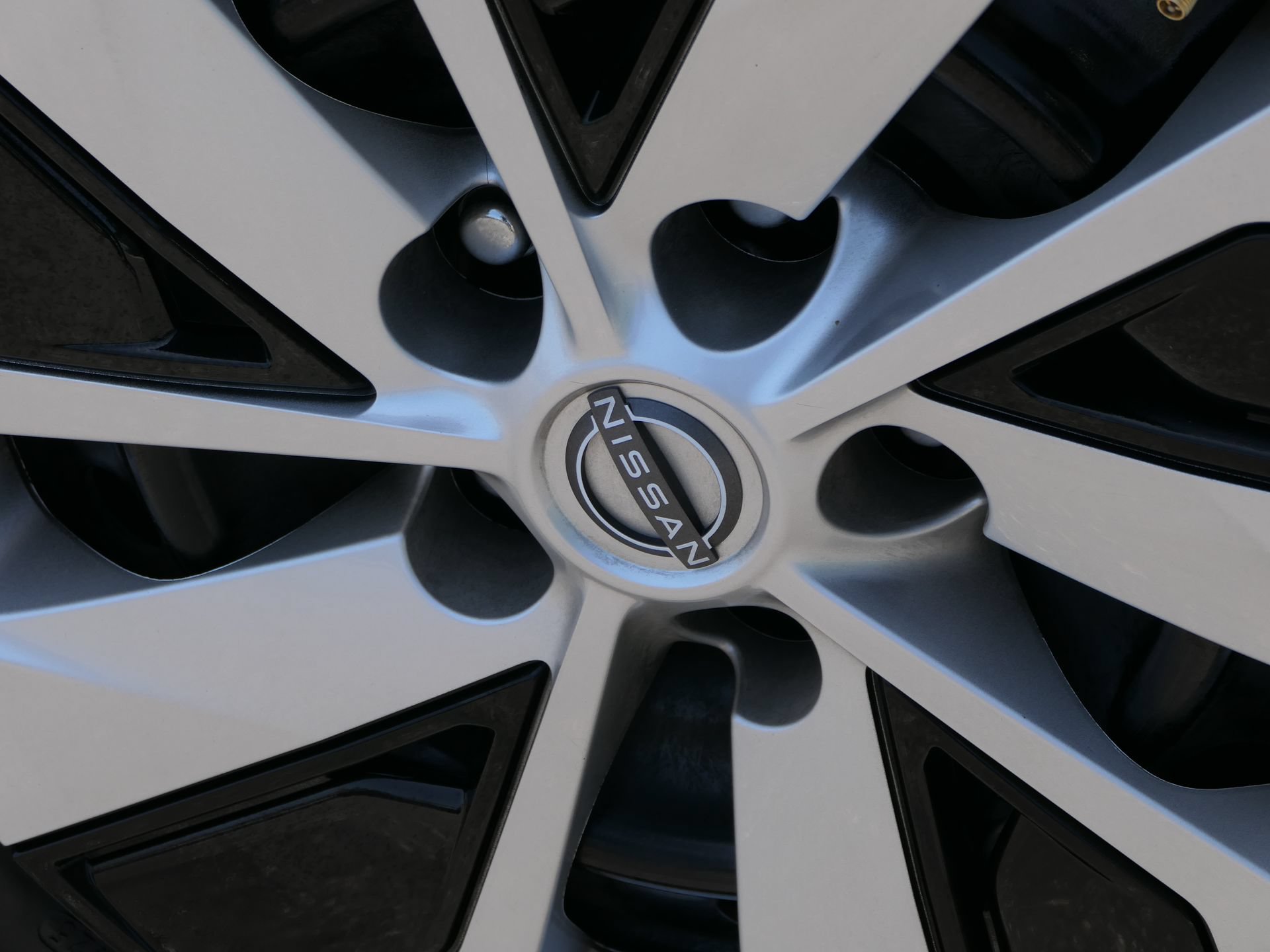 Used 2024 Nissan Altima 2.5 S FWD image 11