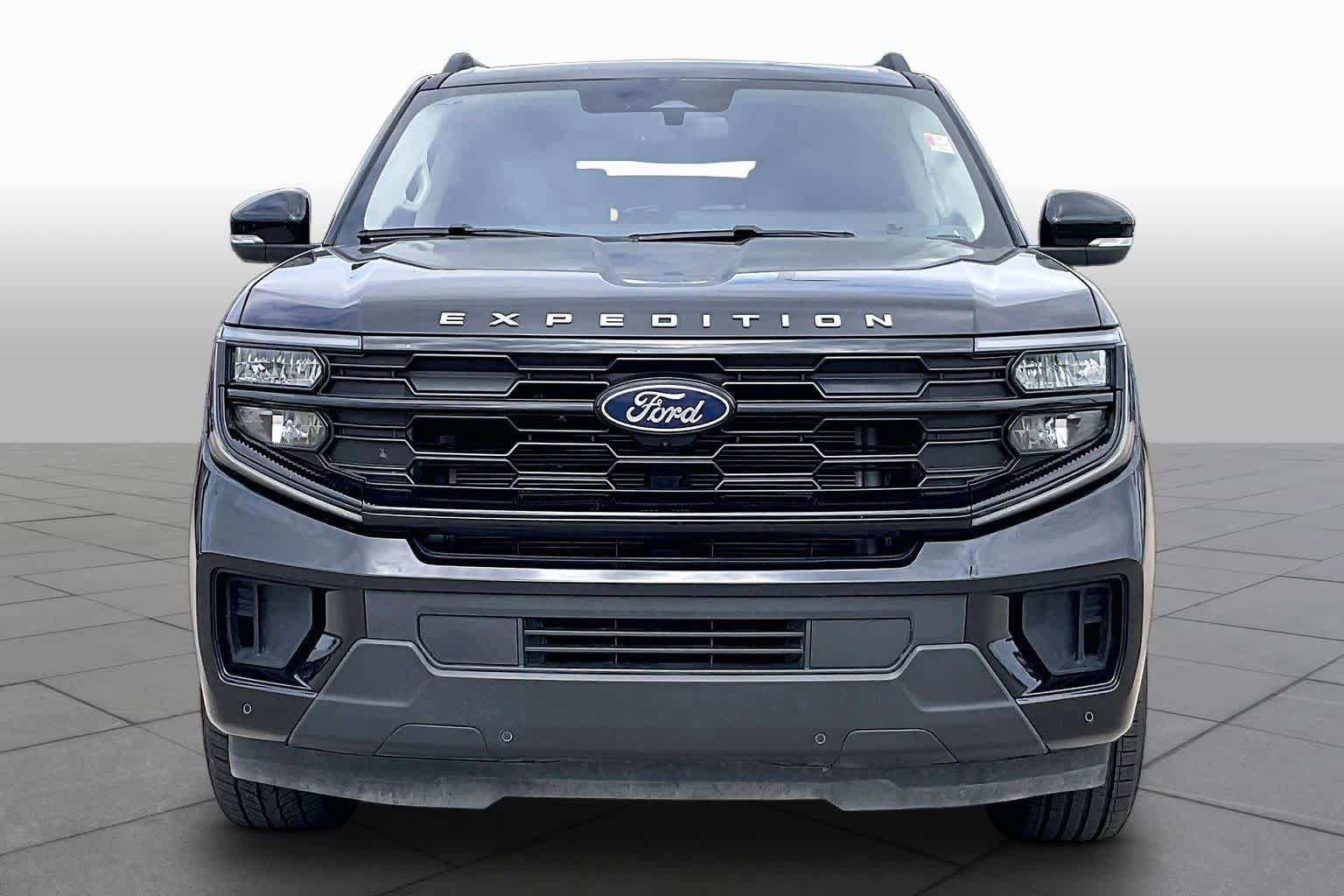 Used 2025 Ford Expedition Active AWD/4WD image 4