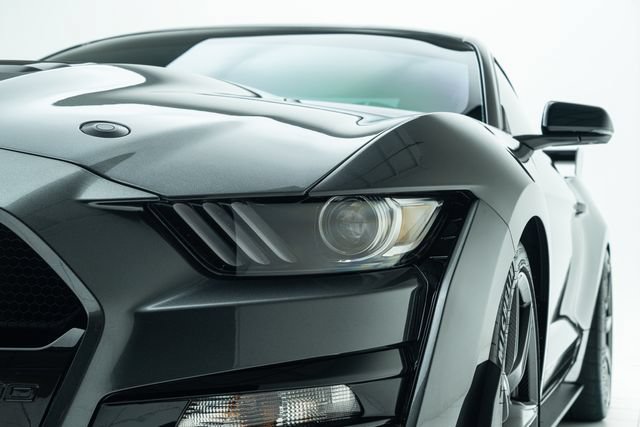 Used 2020 Ford Mustang Shelby GT500 w/ Carbon Fiber Track Pack RWD image 11