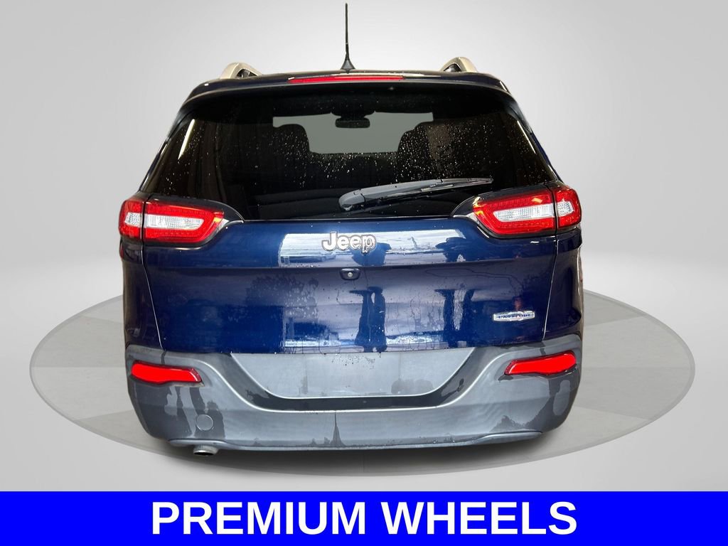Used 2016 Jeep Cherokee Latitude FWD image 7