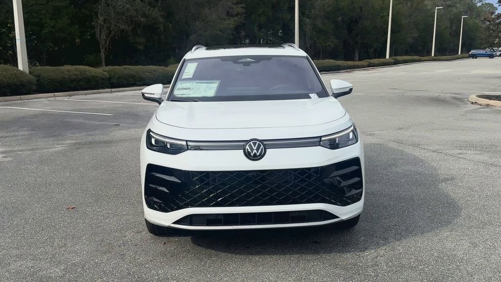 New 2026 Volkswagen Tiguan SEL R-Line image 3