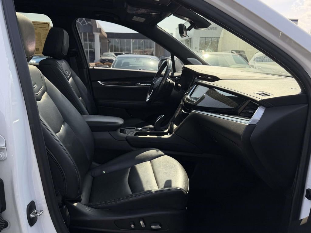 Certified 2022 Cadillac XT6 Premium Luxury w/ Technology Package image 12