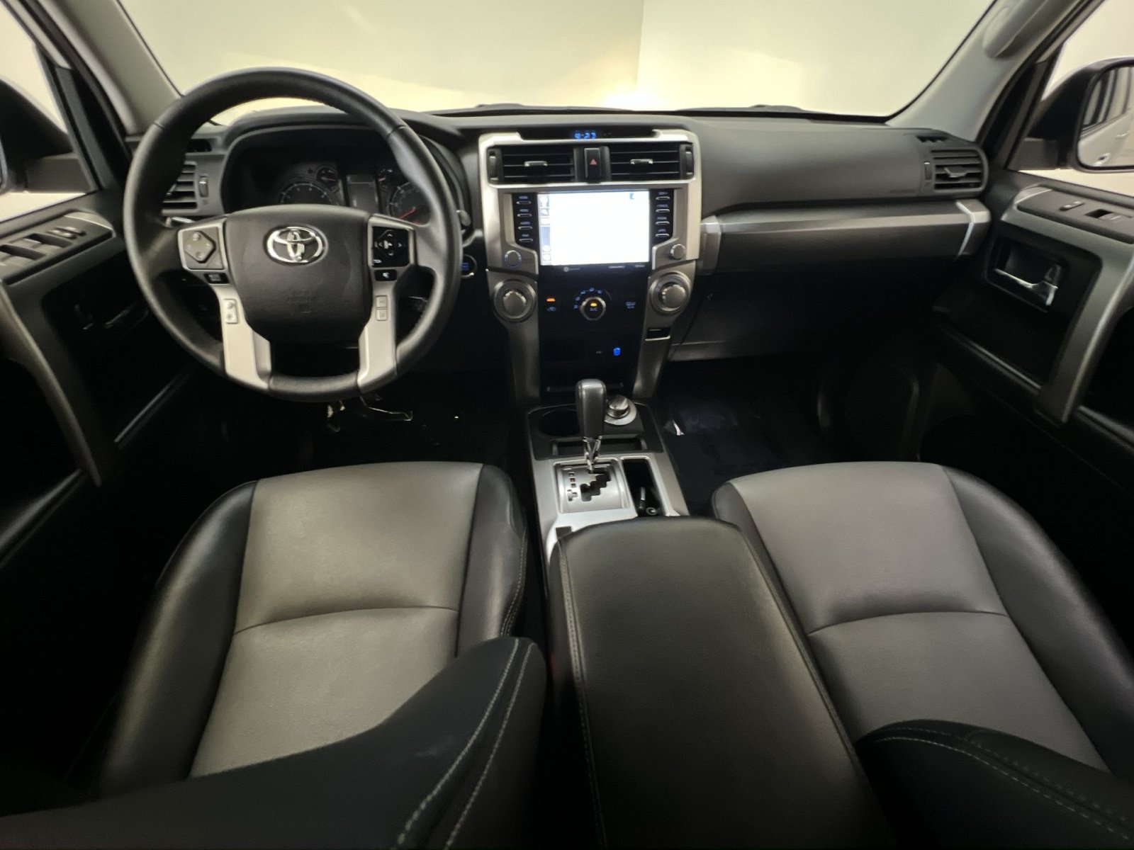 Used 2022 Toyota 4Runner SR5 Premium w/ Moonroof Package AWD/4WD image 22