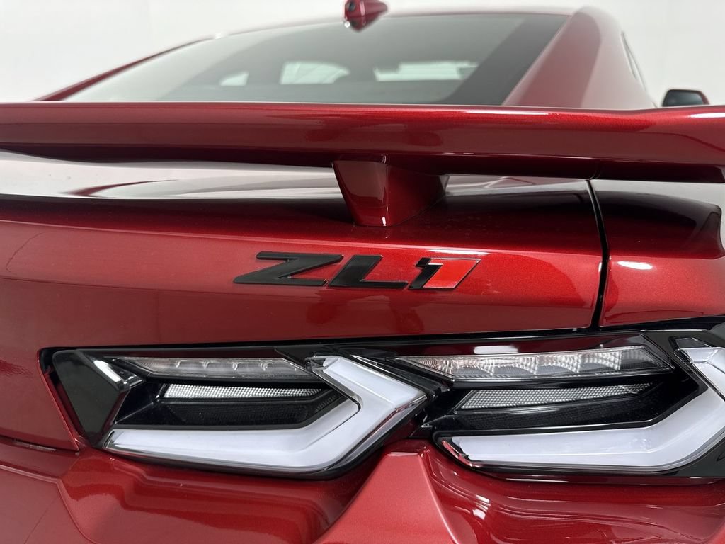 Used 2022 Chevrolet Camaro ZL1 RWD image 19