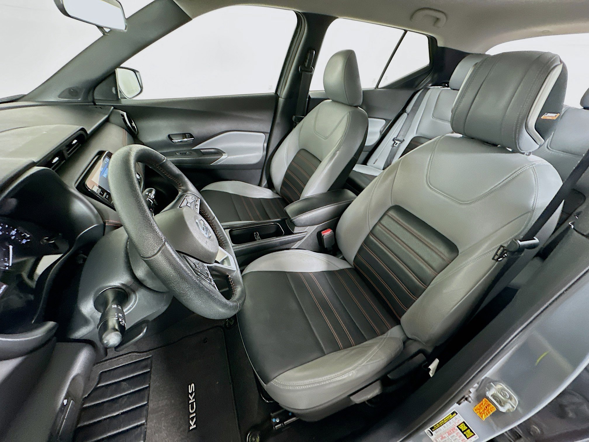 Used 2021 Nissan Kicks SR w/ SR Premium Package FWD image 13