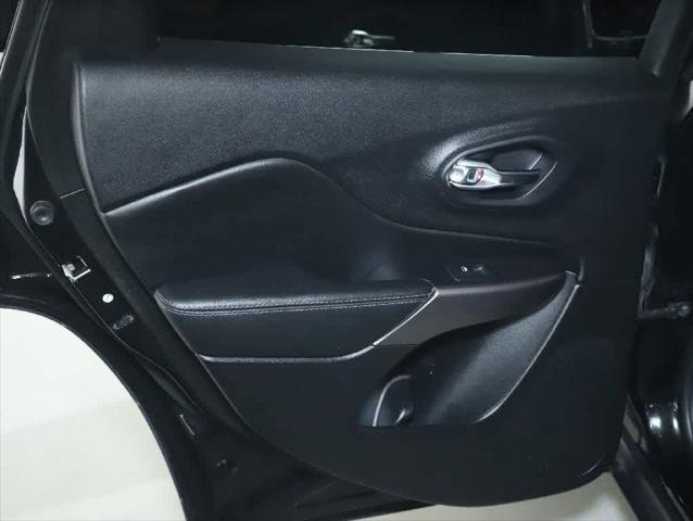 Certified 2021 Jeep Cherokee Latitude Lux w/ Comfort/Convenience Group AWD/4WD image 13