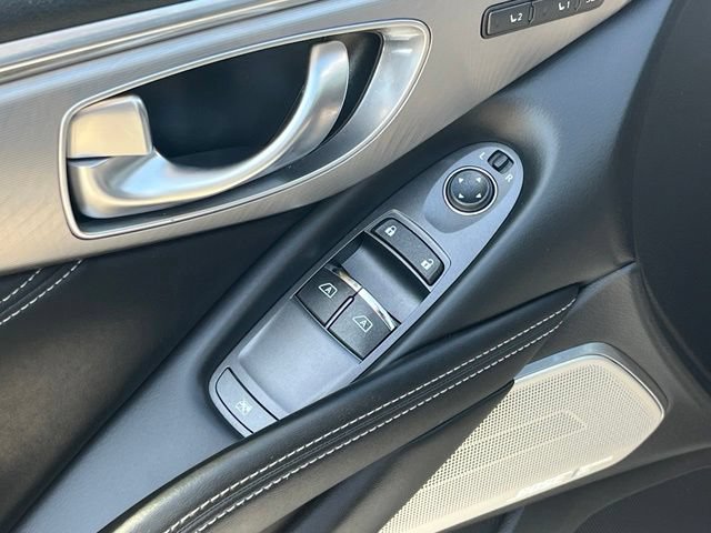 Certified 2019 INFINITI Q60 3.0t Luxe w/ Essential Package RWD image 13