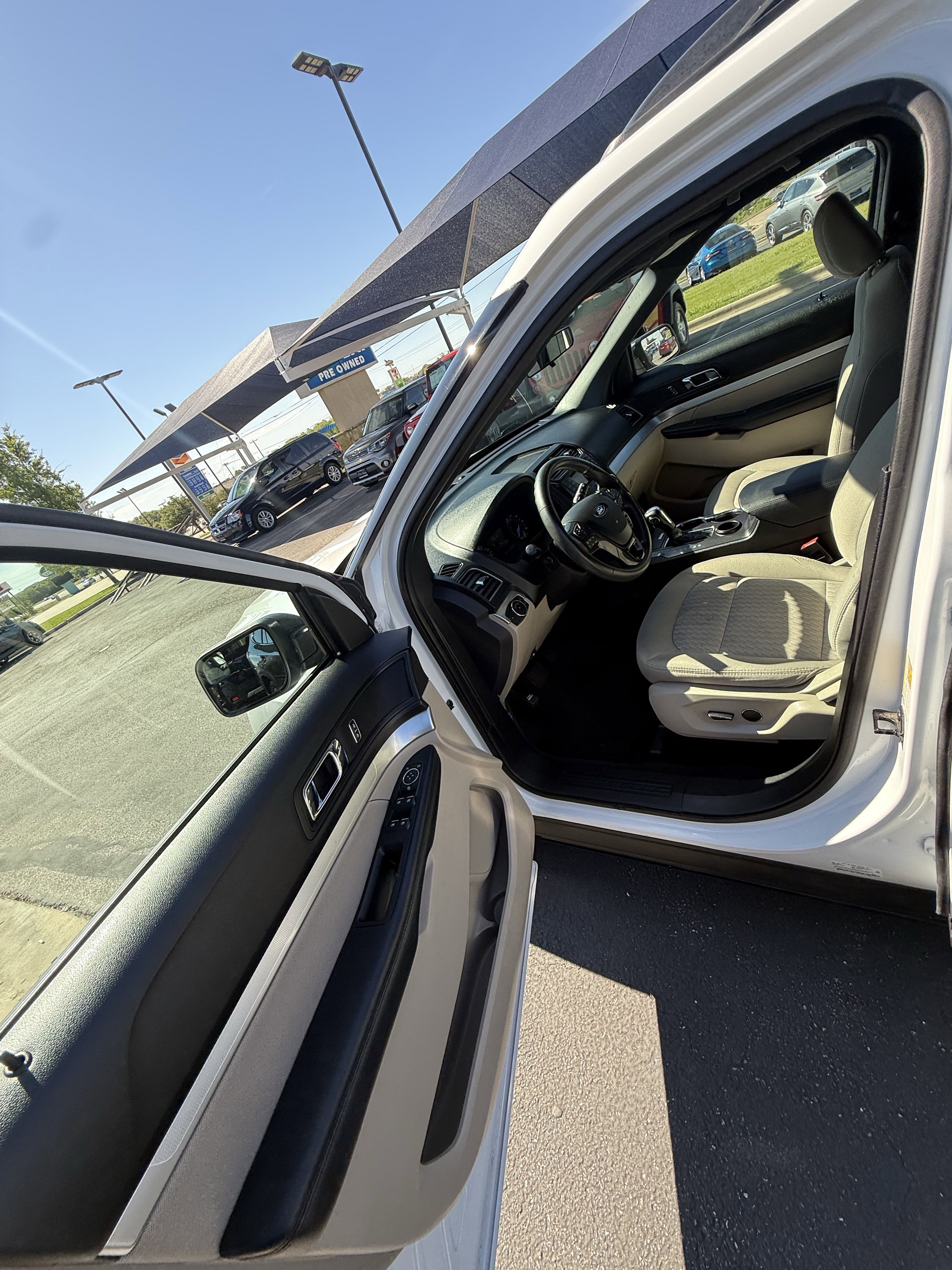 Used 2018 Ford Explorer FWD image 19