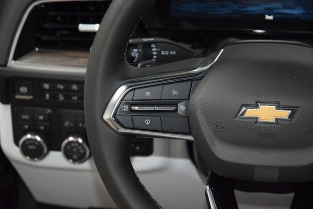 New 2026 Chevrolet Suburban Premier w/ Sun And Tow Package AWD/4WD image 38