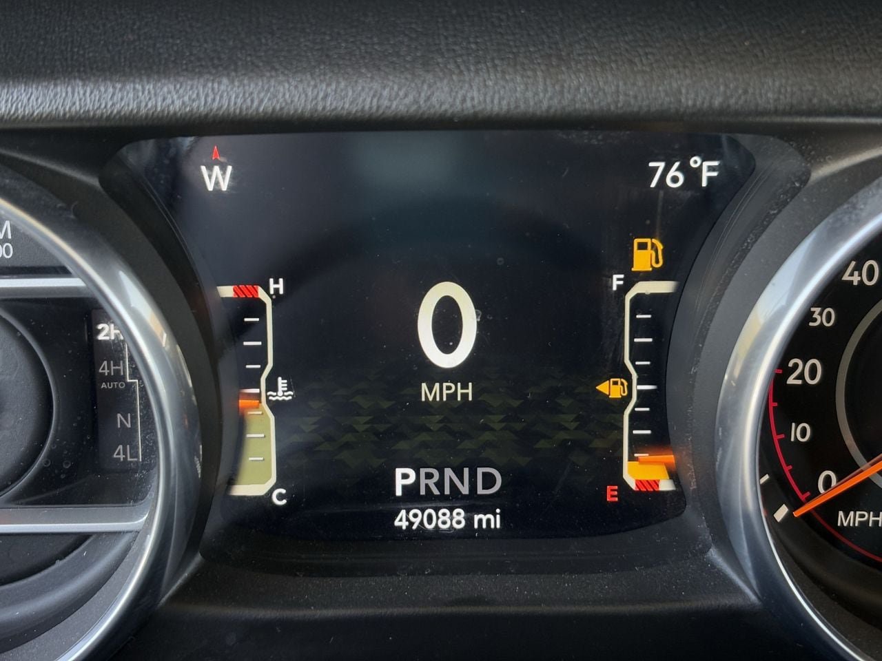 Used 2018 Jeep Wrangler Unlimited Sahara w/ Uconnect 4C Nav & Sound Group AWD/4WD image 15
