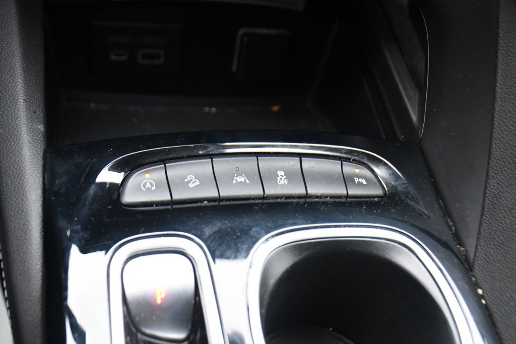 Used 2021 Buick Envision Essence w/ Technology Package I image 31